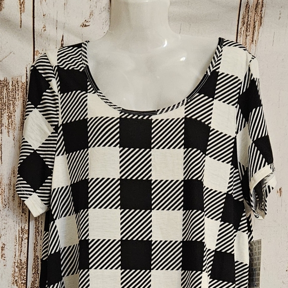 LuLaRoe Classic T Houndstooth Black and White Pattern NWT Size XL - Picture 2 of 8